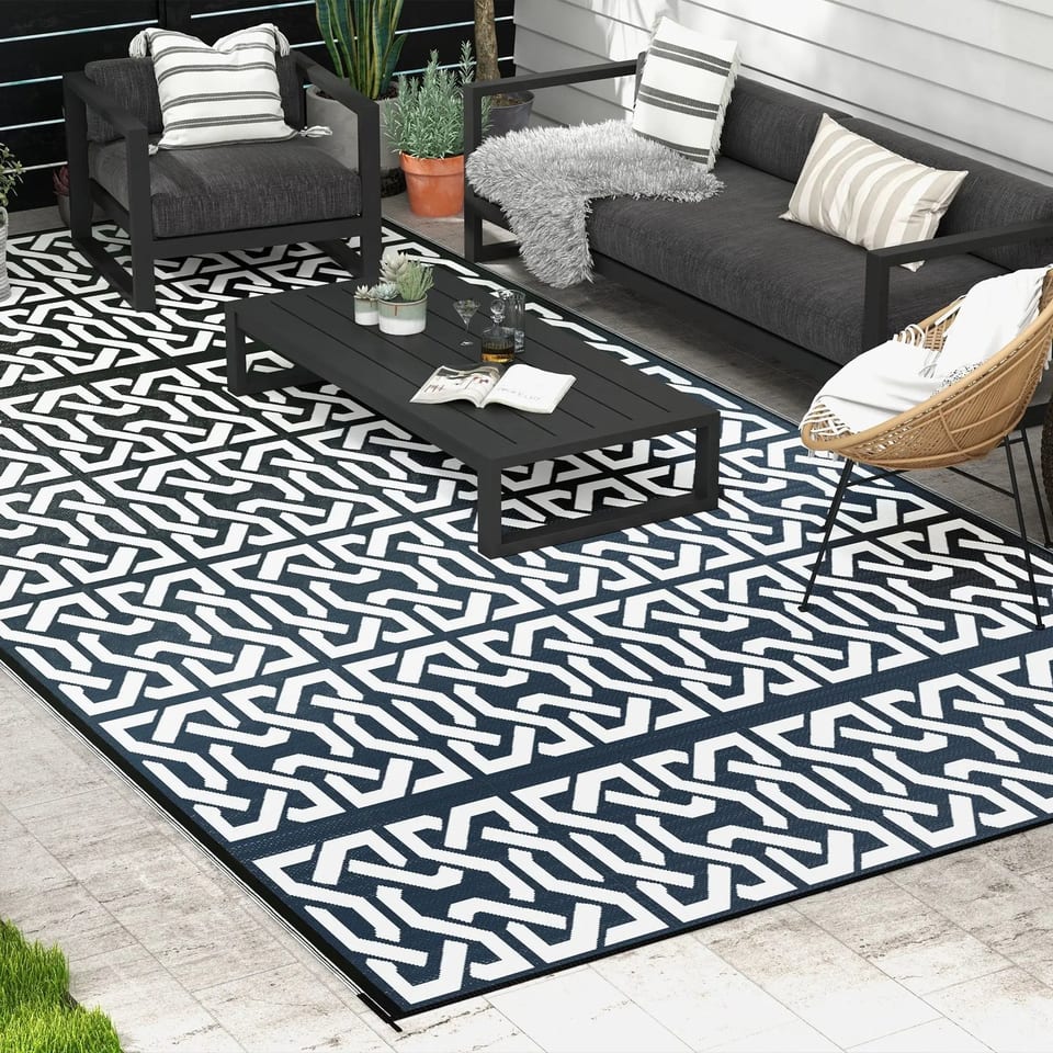 Reversible 9 X 18 Outdoor Rug with Black and White Chain Pattern for RV and, product photo