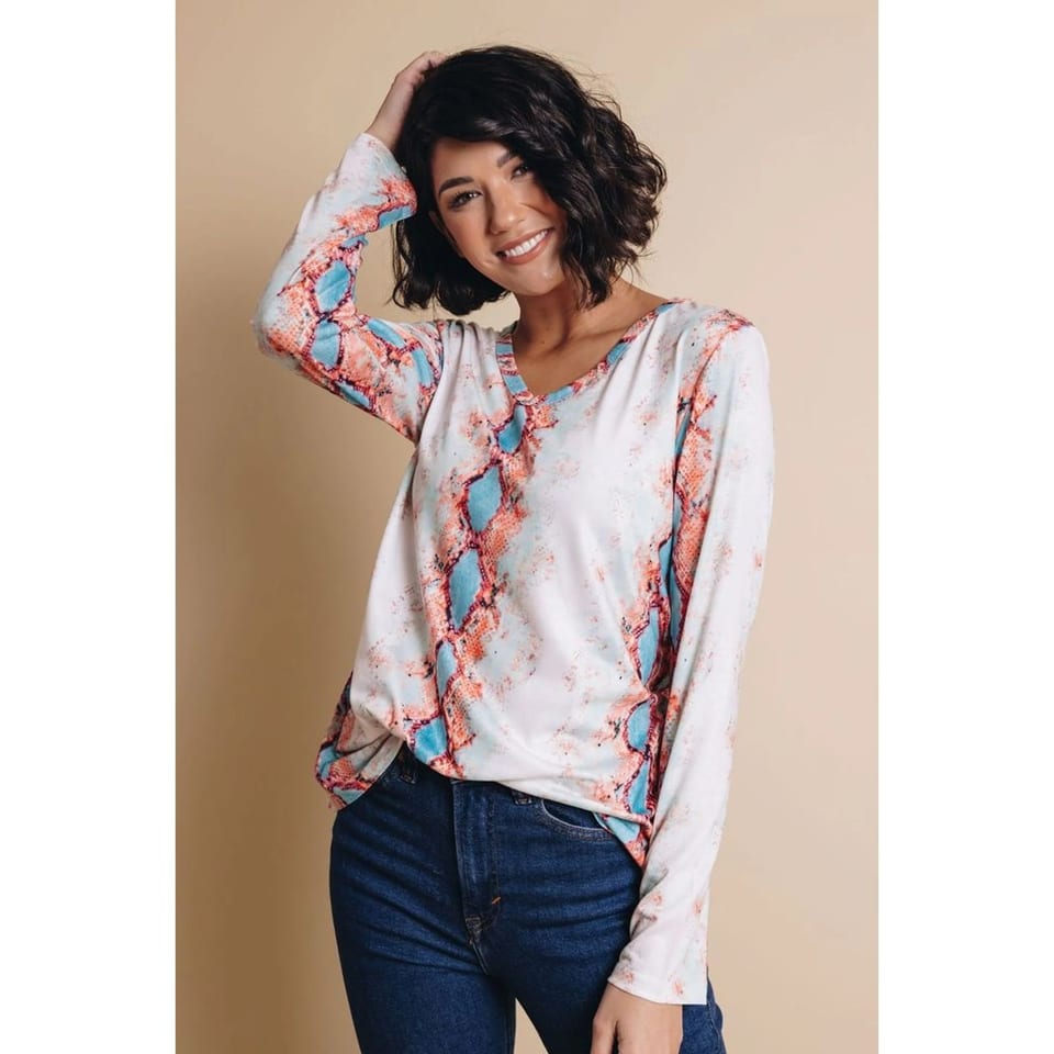TD Rosie Women's Snakeskin V Neck Knit Tops, product photo